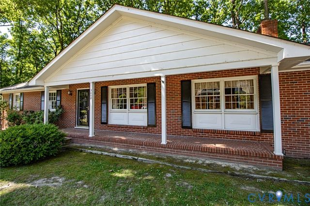 3408 N Radford Dr, Hopewell, VA 23860