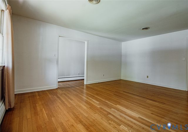 3408 N Radford Dr, Hopewell, VA 23860