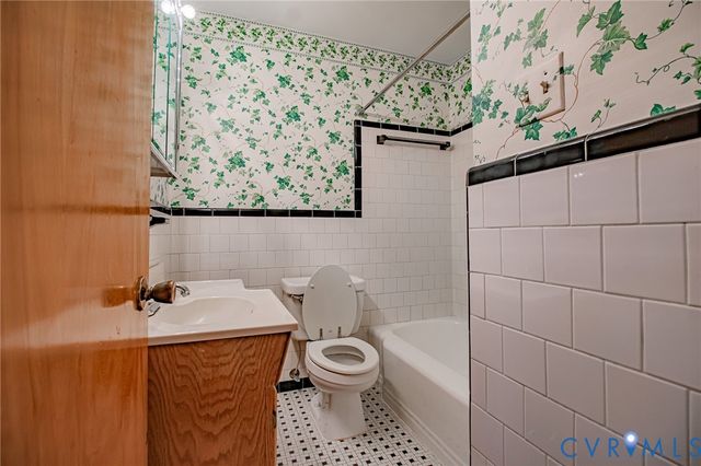 3408 N Radford Dr, Hopewell, VA 23860