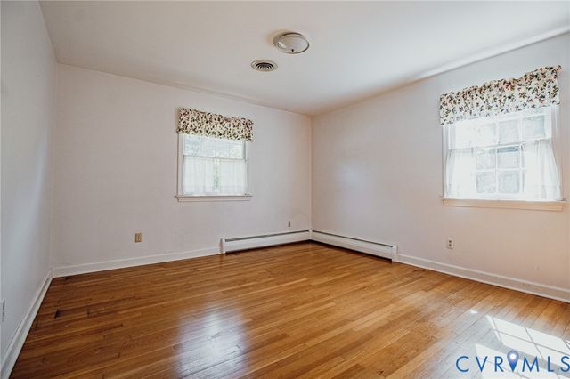 3408 N Radford Dr, Hopewell, VA 23860
