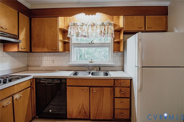 3408 N Radford Dr, Hopewell, VA 23860