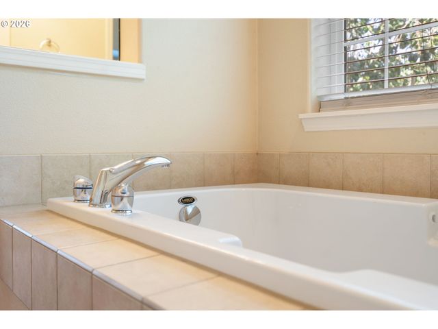 6032 Ne ALDER St, Hillsboro, OR 97124