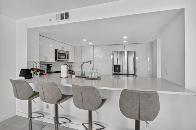 7768 Lakeside Boulevard 526, Boca Raton, FL 33434