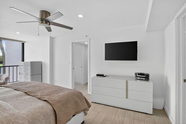 7768 Lakeside Boulevard 526, Boca Raton, FL 33434