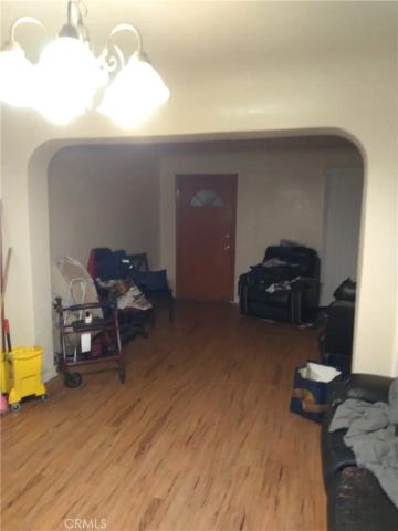 2010 W 85th, Los Angeles, CA 90047