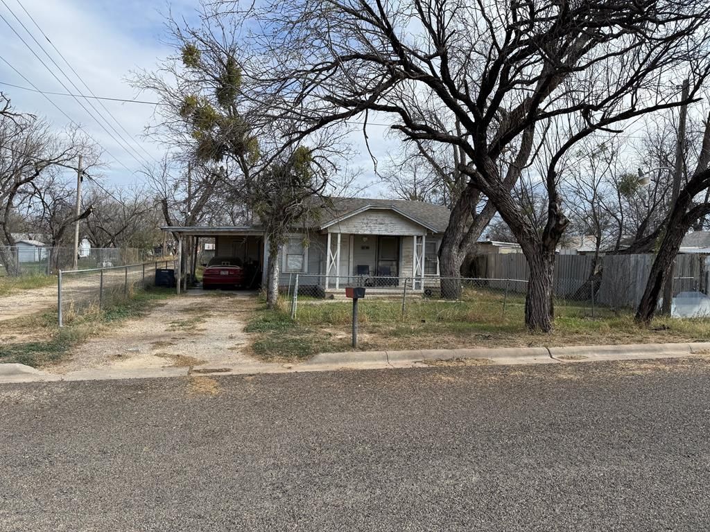 Image 1 of property listing at 14 N Marie St, San Angelo, TX 76903