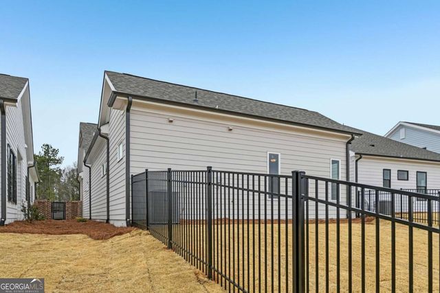 126 Herring Drive, Hoschton, GA 30548
