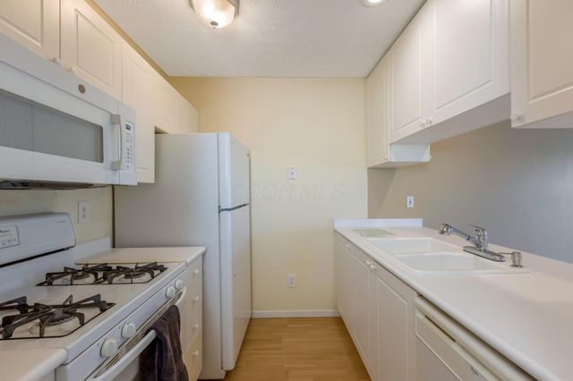 6832 Axtel Drive, 23D, Canal Winchester, OH 43110