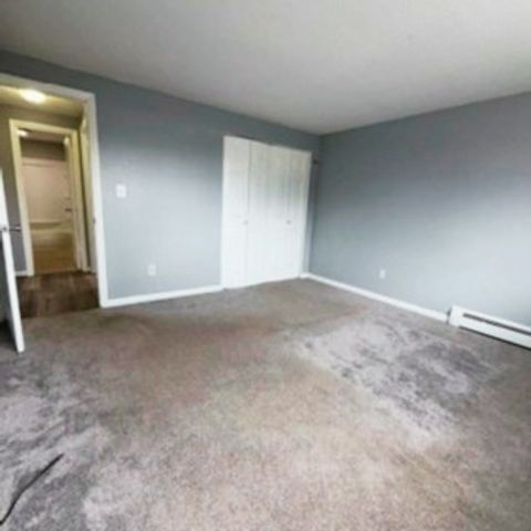 345 Hildreth St 21, Lowell, MA 01850