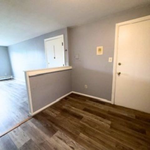 345 Hildreth St 21, Lowell, MA 01850