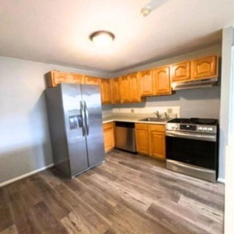 345 Hildreth St 21, Lowell, MA 01850