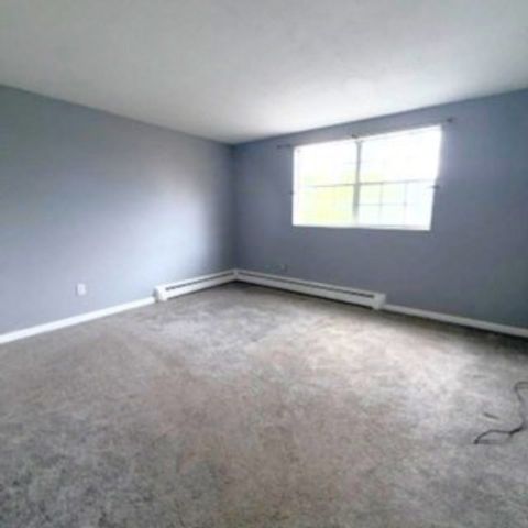 345 Hildreth St 21, Lowell, MA 01850