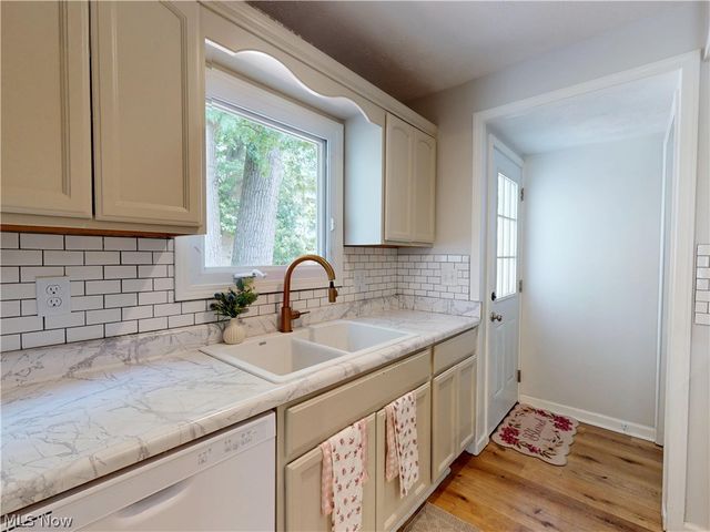 26 Hurst Road, Painesville Twp, OH 44077
