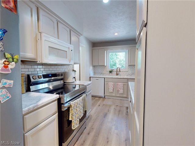 26 Hurst Road, Painesville Twp, OH 44077