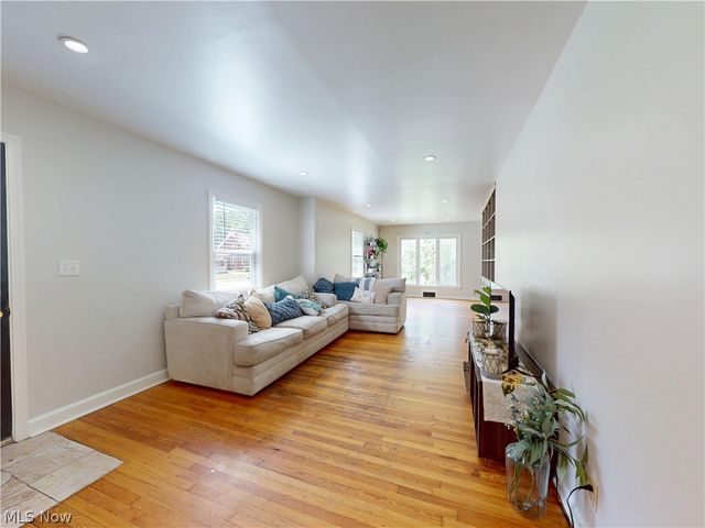 26 Hurst Road, Painesville Twp, OH 44077