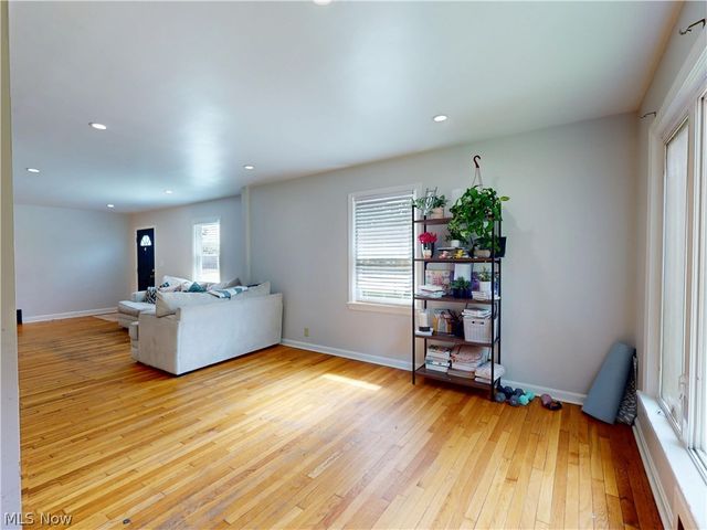 26 Hurst Road, Painesville Twp, OH 44077