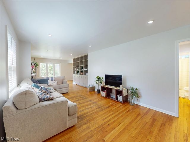 26 Hurst Road, Painesville Twp, OH 44077