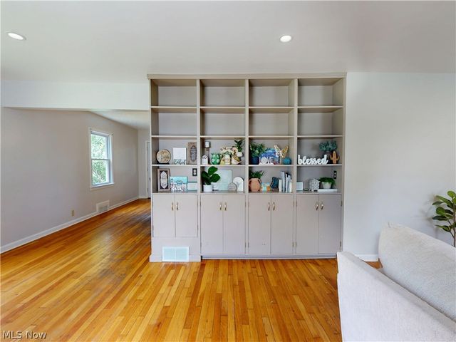 26 Hurst Road, Painesville Twp, OH 44077