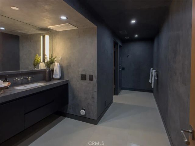 21656 Las Flores Heights, Malibu, CA 90265