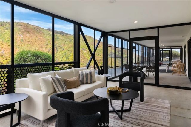 21656 Las Flores Heights, Malibu, CA 90265
