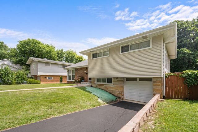 1015 S Leslie Lane, Villa Park, IL 60181