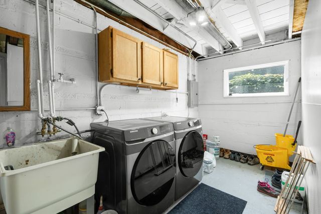 1015 S Leslie Lane, Villa Park, IL 60181