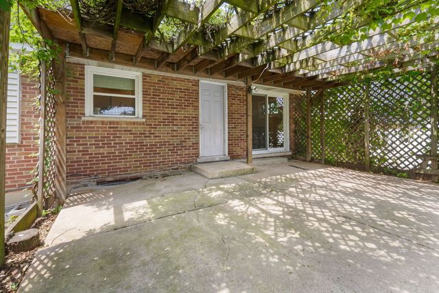 1015 S Leslie Lane, Villa Park, IL 60181