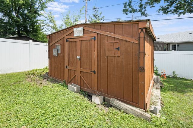 1015 S Leslie Lane, Villa Park, IL 60181