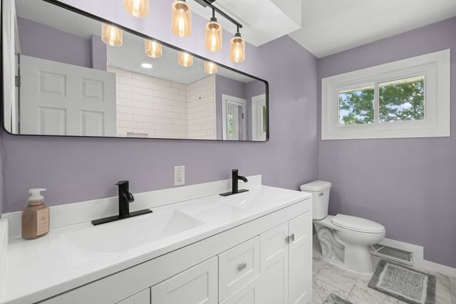 1015 S Leslie Lane, Villa Park, IL 60181