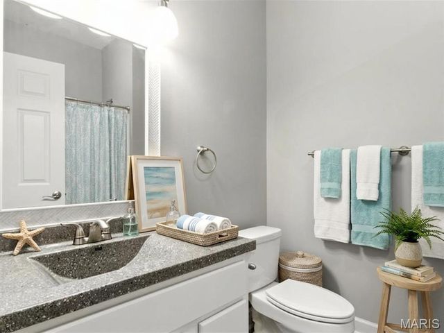 230 Plaza Gardens Court 5B, Camdenton, MO 65020