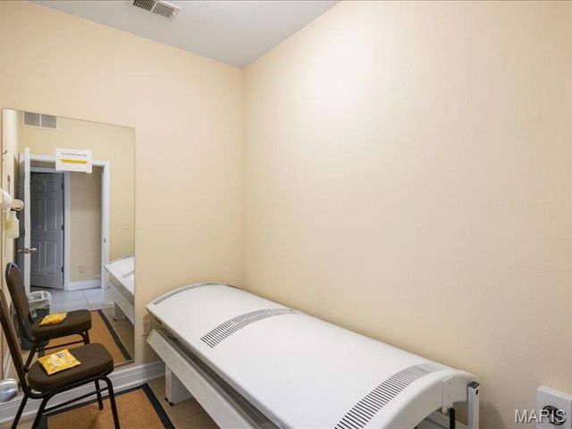 230 Plaza Gardens Court 5B, Camdenton, MO 65020