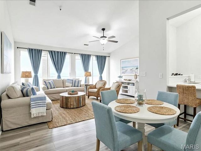 230 Plaza Gardens Court 5B, Camdenton, MO 65020