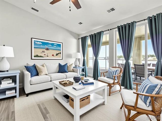 230 Plaza Gardens Court 5B, Camdenton, MO 65020