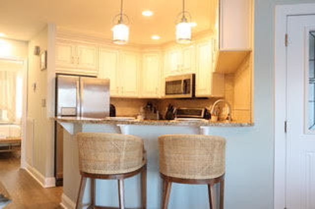 278 Peninsula Point DR, Moneta, VA 24121