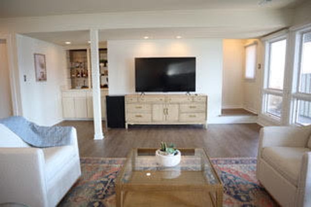 278 Peninsula Point DR, Moneta, VA 24121