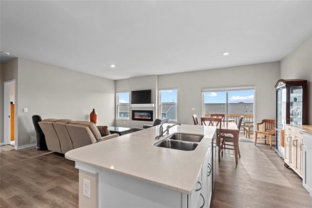 609 Maddie Lane, Tiffin, IA 52340