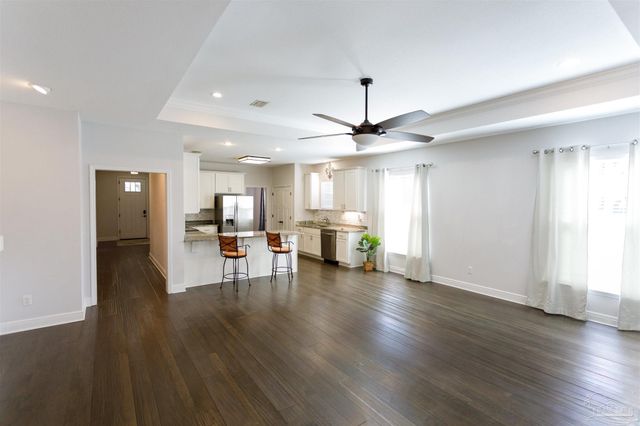 402 Bayshore Dr, Pensacola, FL 32507