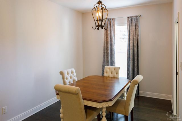 402 Bayshore Dr, Pensacola, FL 32507