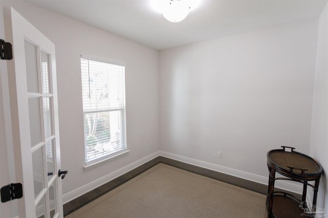 402 Bayshore Dr, Pensacola, FL 32507