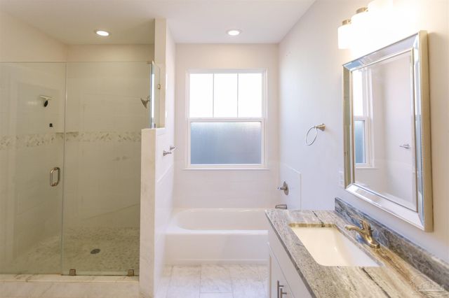 402 Bayshore Dr, Pensacola, FL 32507