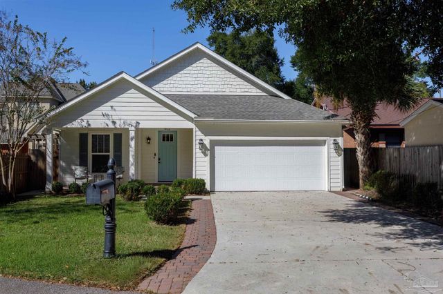 402 Bayshore Dr, Pensacola, FL 32507