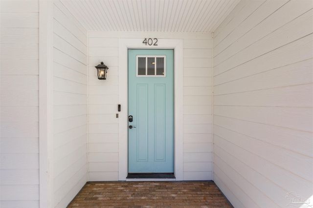 402 Bayshore Dr, Pensacola, FL 32507