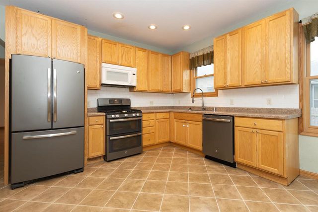 333 ROSALIA STREET, Oshkosh, WI 54901