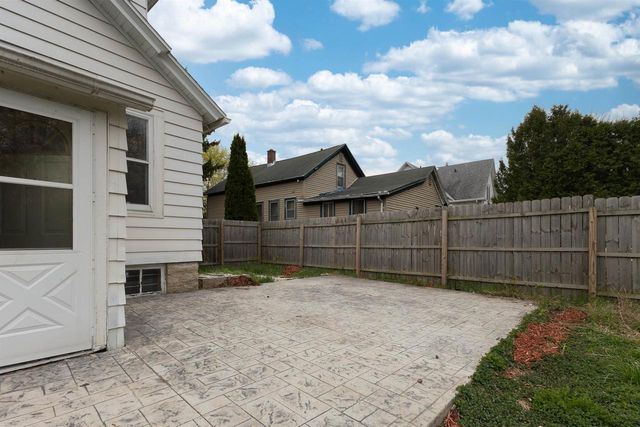 333 ROSALIA STREET, Oshkosh, WI 54901