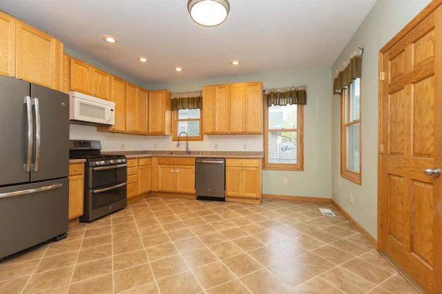 333 ROSALIA STREET, Oshkosh, WI 54901