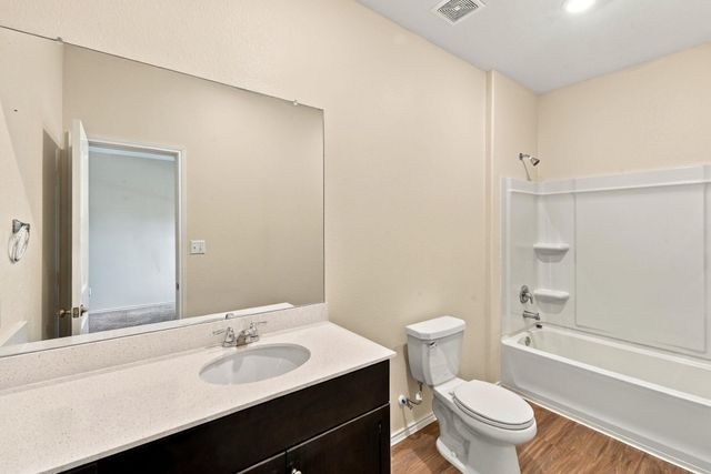 216 George Neggan LN, Bastrop, TX 78602