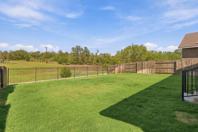 216 George Neggan LN, Bastrop, TX 78602