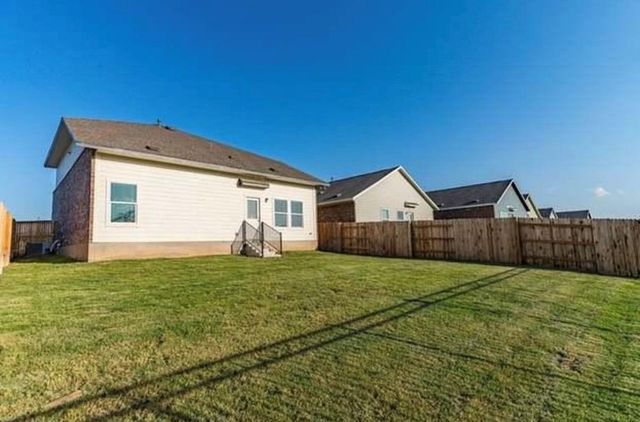 216 George Neggan LN, Bastrop, TX 78602