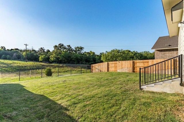 216 George Neggan LN, Bastrop, TX 78602