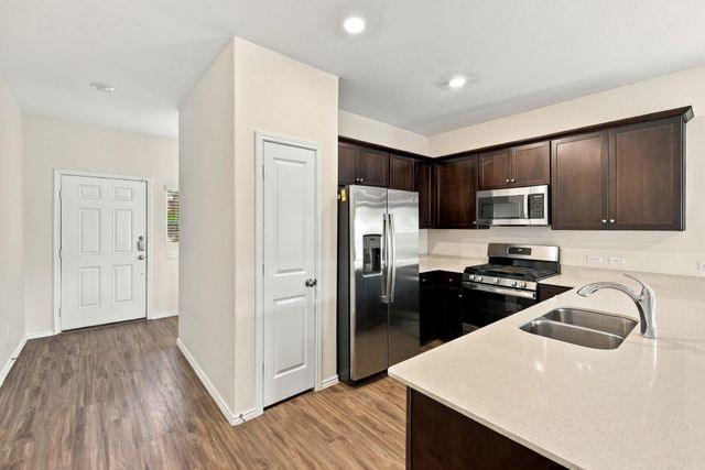 216 George Neggan LN, Bastrop, TX 78602